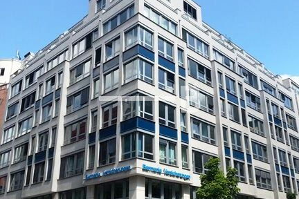 Imposanter Neubau