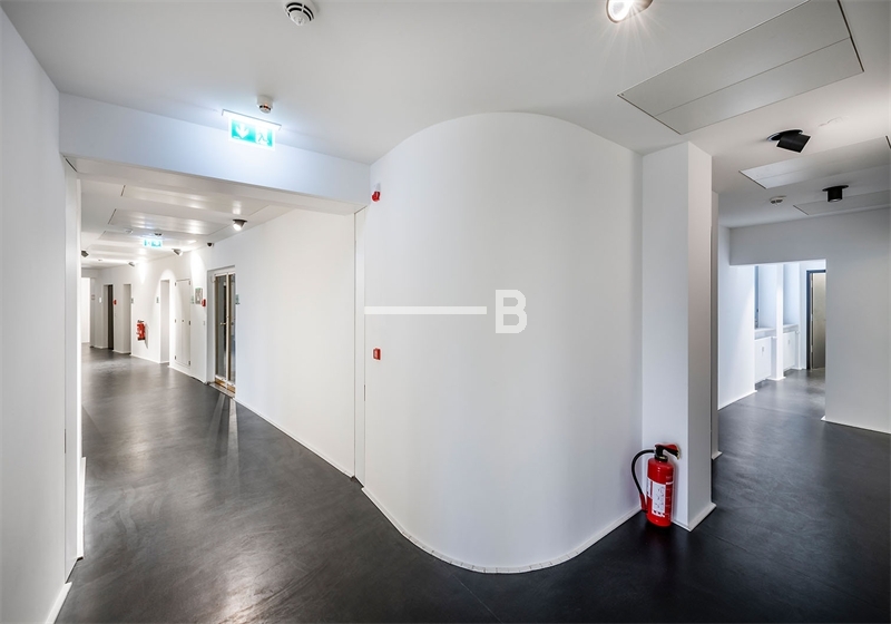 Flurboden Schwarz mit Ecke